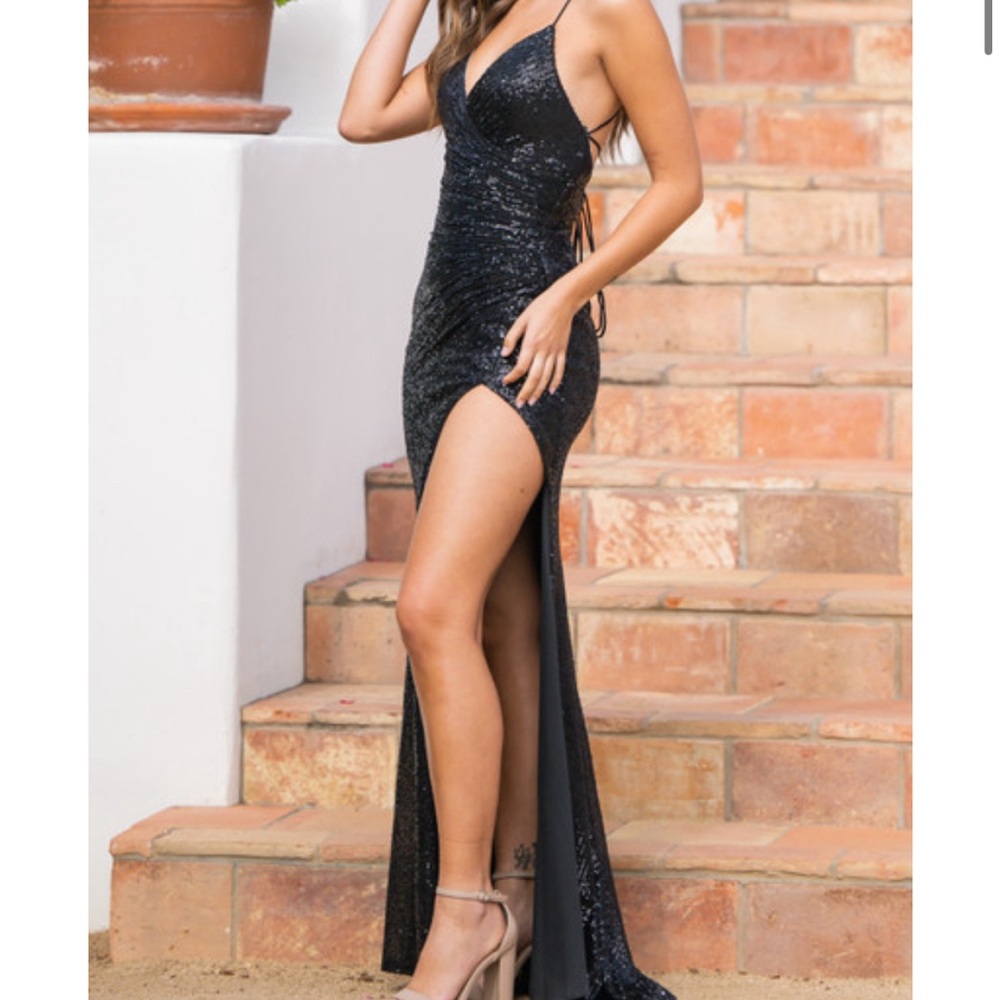 black sparkly prom dress!